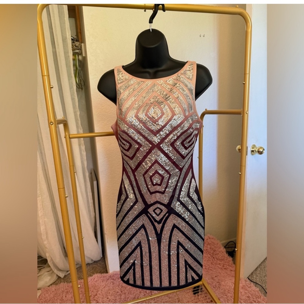 BEBE OMBRÉ SEQUIN GEOMETRIC BODYCON DRESS SZ SMALL OPEN BACK MINI